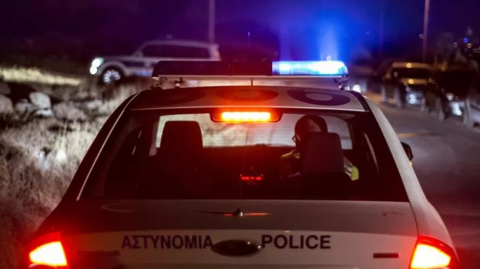 ΠΕΤΡΟΒΟΛΙΣΜΟΣ έξω από το οίκημα του ΑΠΟΕΛ