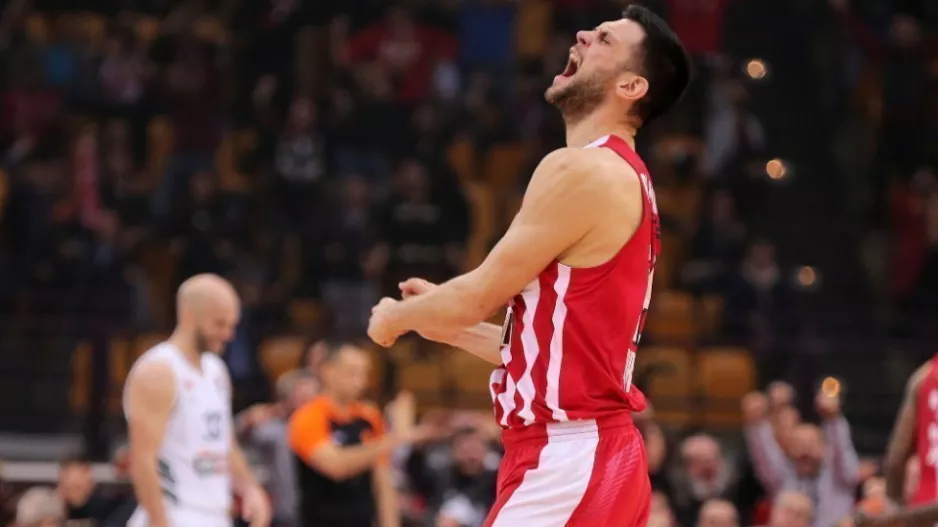 Παπανικολάου: «Με τιμά η κίνηση των προέδρων»