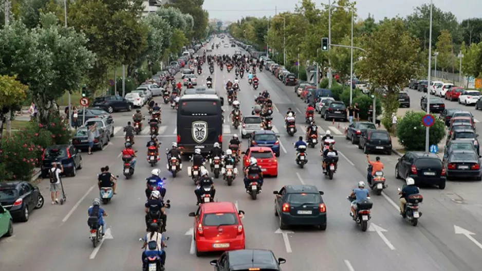 Με συνοδεία κόσμου ο ΠΑΟΚ στην Τούμπα