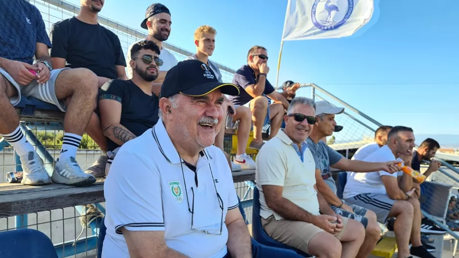 Στο Ακρωτήρι ο Πρόεδρος με καπέλο... Europa League! (φώτο)