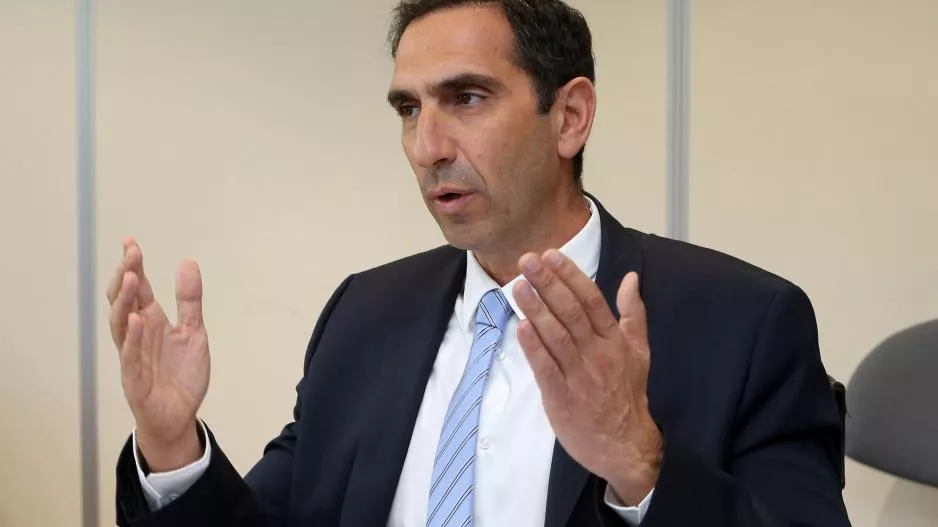 Τweet... Υπ. Υγείας μετά το αρνητικό ρεκόρ νέων κρούσματων