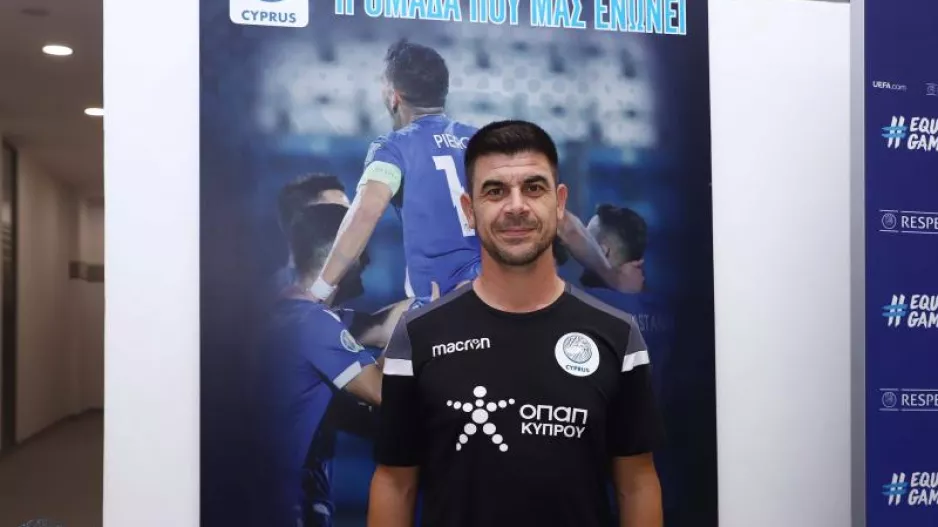 Εξέλιξη με Κωνσταντίνο Μηνά στην Εθνική 