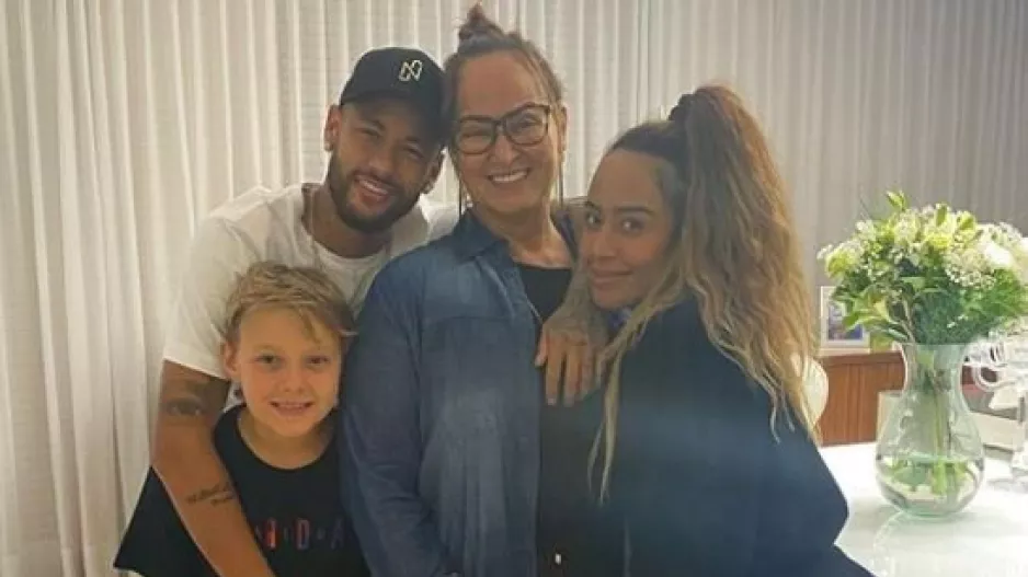 Family/Νεϊμάρ
