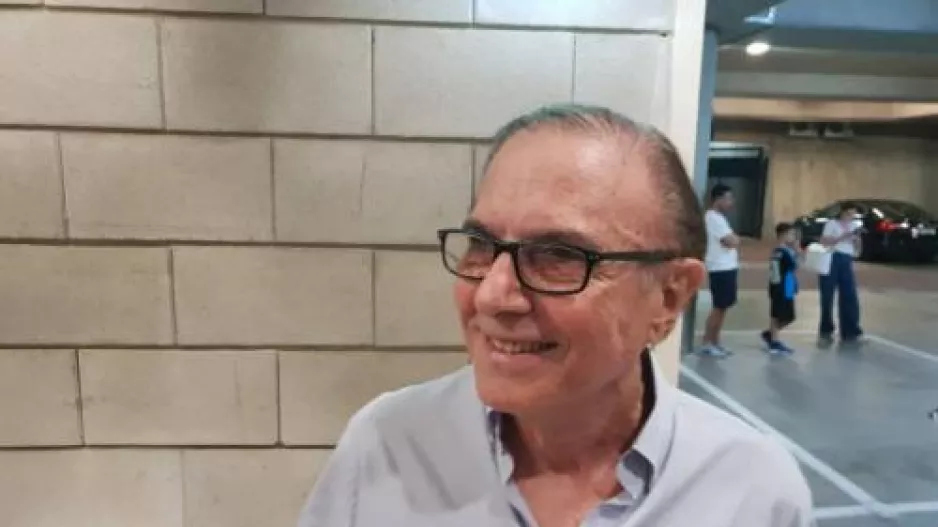 Ανάρτηση Κίρζη - "Κύριε Παπαχαραλάμπους, αντί να κρύβεστε..." 
