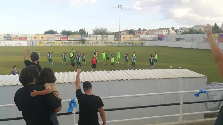 ΘΥΡΑ 9 μαζί με τους παίκτες (Bίντεο)