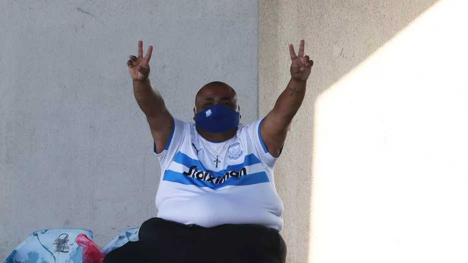 Κρατάει την πρωτιά