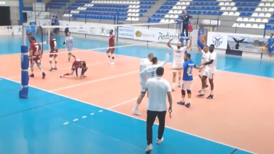 Πρεμιέρα στην πετόσφαιρα/ ΑΠΟΤΕΛΕΣΜΑΤΑ