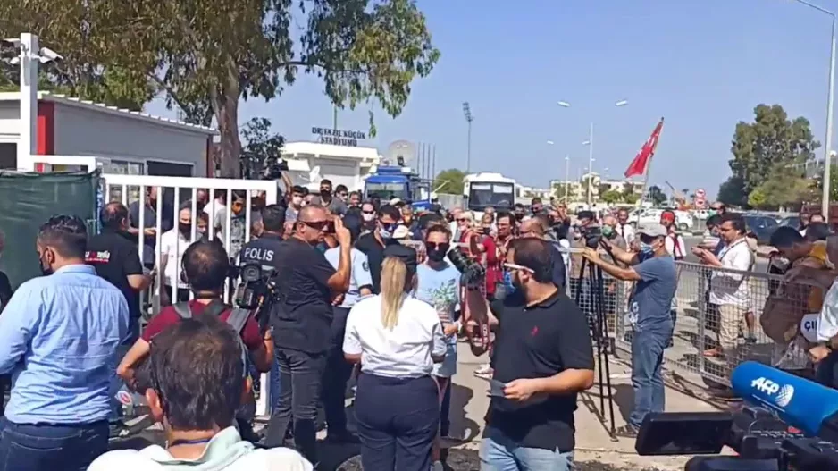 Άνοιξε η πύλη στο Βαρώσι