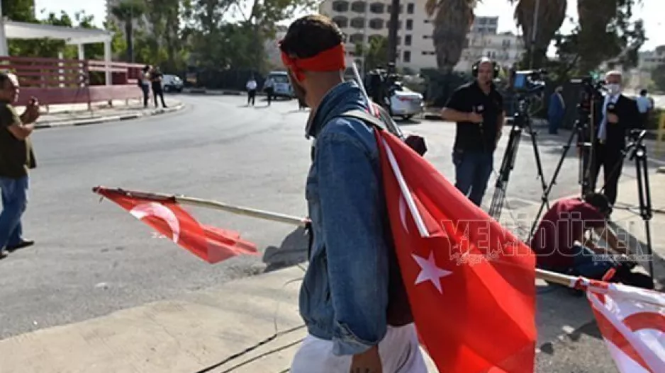 Τους βλέπετε;;;