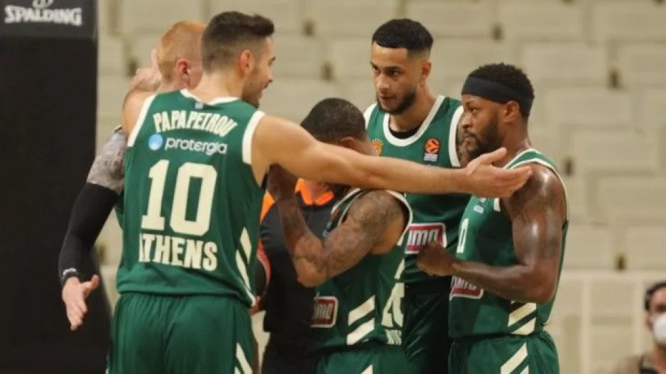 Πάτησαν παρκέ και ξεμούδιασαν οι παίκτες λίγο πριν το ματς με Μπαρτσελόνα