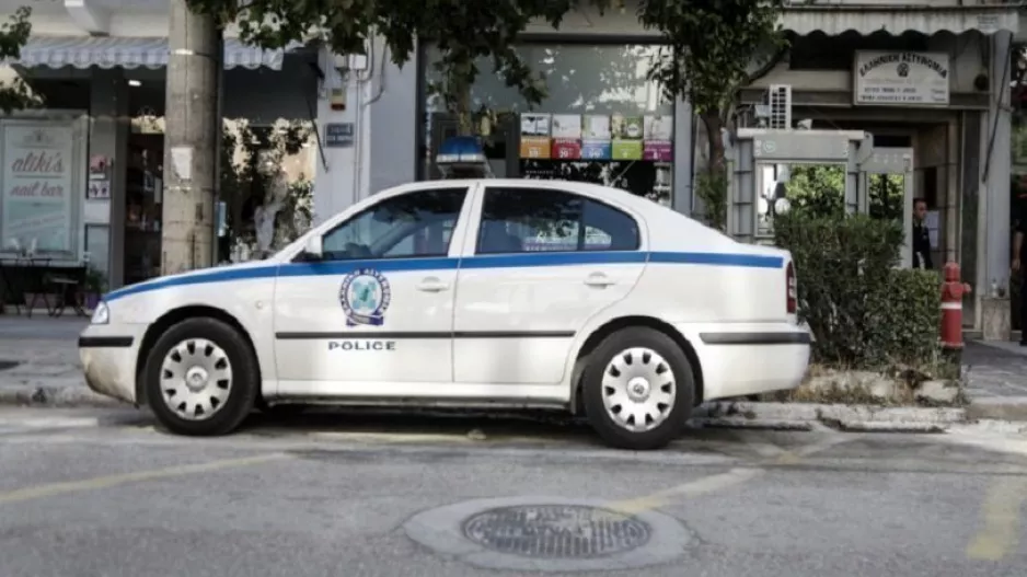 ΗΧΗΤΙΚΟ μήνυμα (σε τρεις γλώσσες) από τα περιπολικά