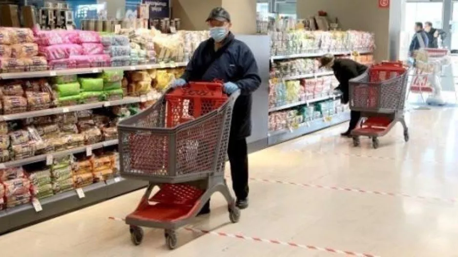 Αυτά αλλάζουν από σήμερα σε υπεραγορές, φούρνους και φαρμακεία