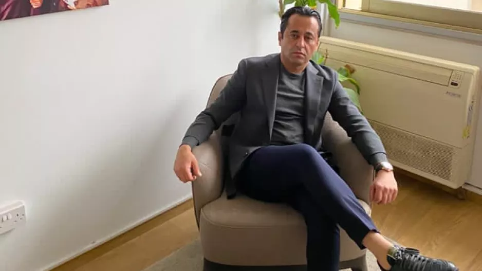 Nochi Hamasor/Συνέντευξη του γνωστού ατζέντη που ζει και εργάζεται στην Κύπρο