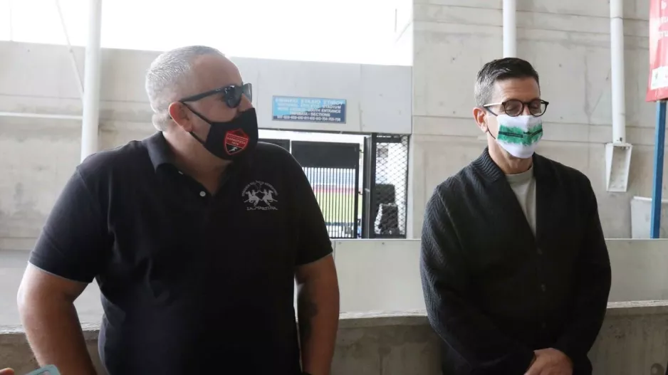 ΠΟΙΟΣ απόψε;