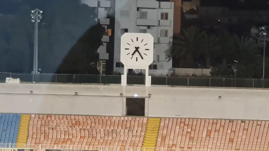 Γιατί είναι... πάντα 19:25 στο ΜΑΚ;;;