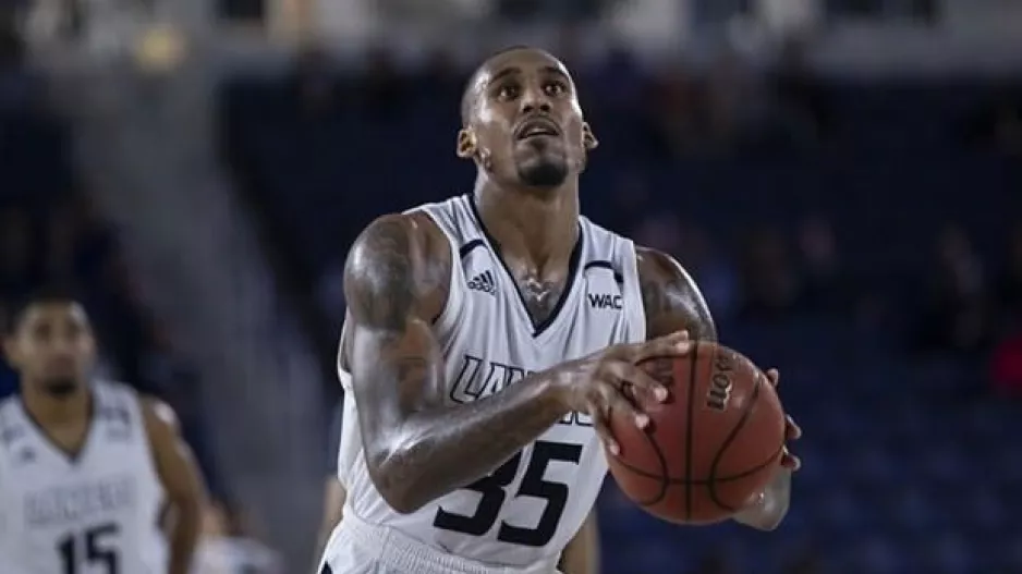 Ανακοίνωσε Dejon Davis