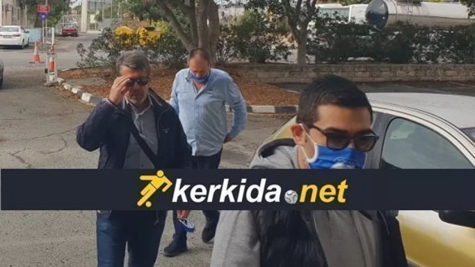 (ΦΩΤΟΣ) Η άφιξη Πετράκη 