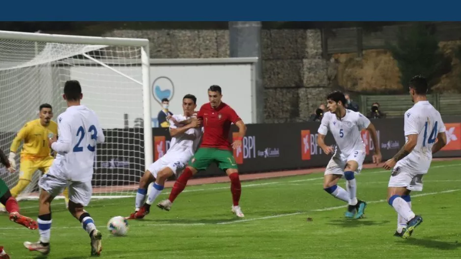 Στέλιος με... θηρίο