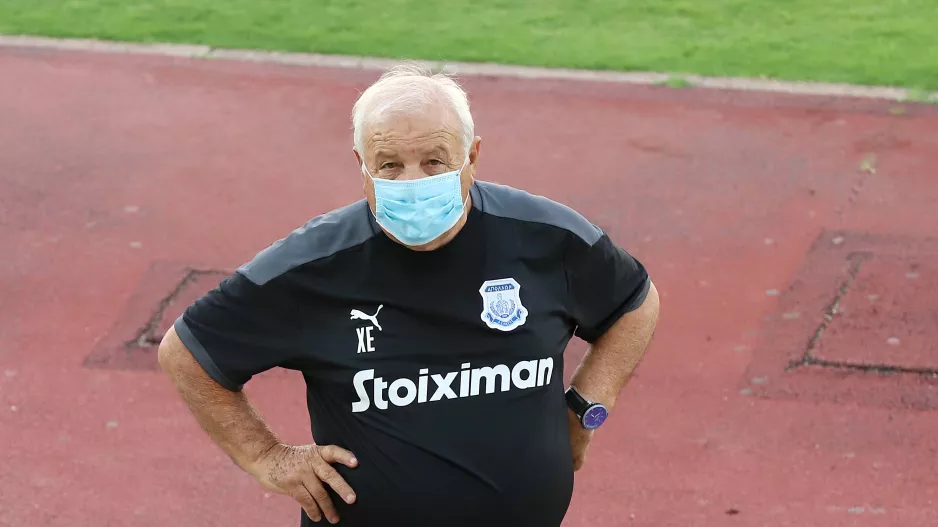 Περιμένει τον νέο προπονητή