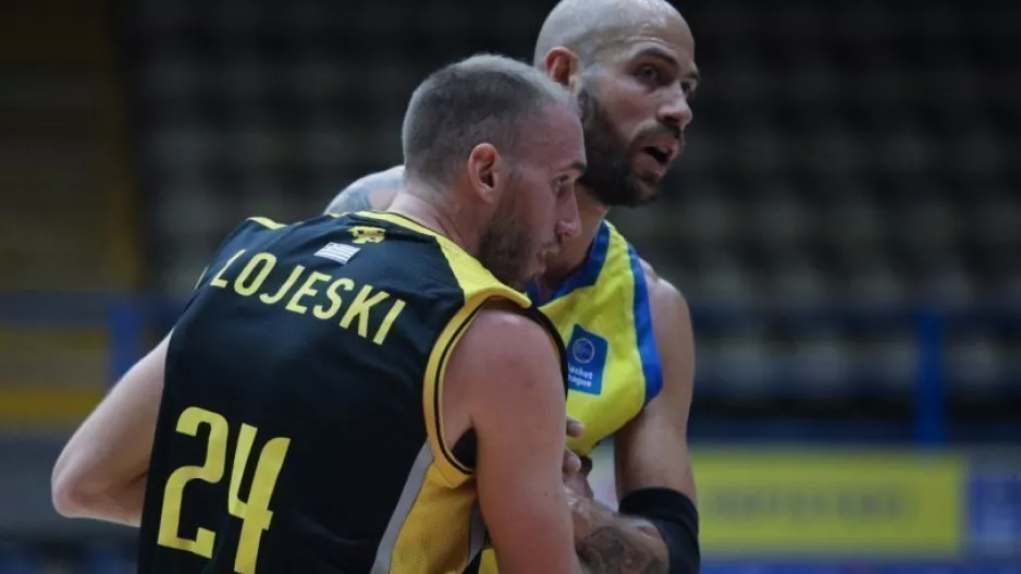 AEK: Ρουά... Ματ με 4/4 τρίποντα!