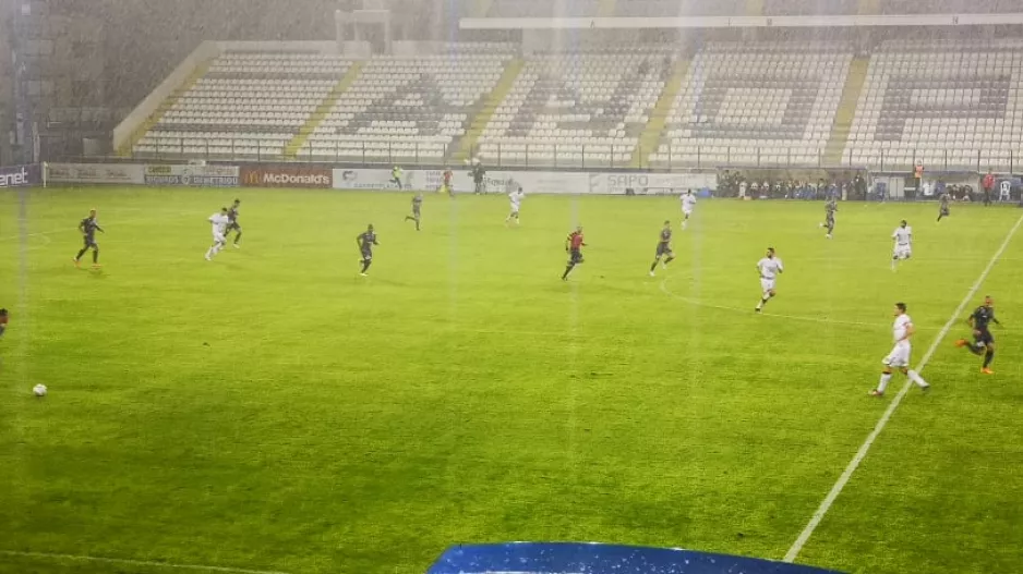 Άνοιξαν... οι ουρανοί στο "ΠΑΠ" (βίντεο)