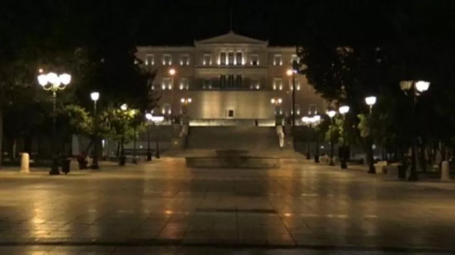 Απαγόρευση κυκλοφορίας από τις 9 το βράδυ σε όλη την Ελλάδα