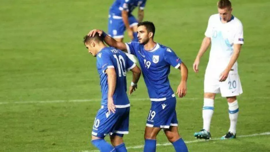 ΧΩΡΙΣ Πιέρο - Λαΐφη