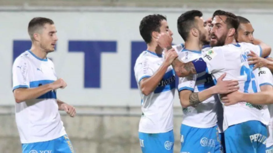 Πέντε... στην σειρά 
