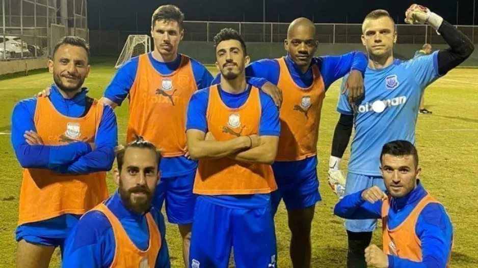 "Κυανόλευκη" πόζα