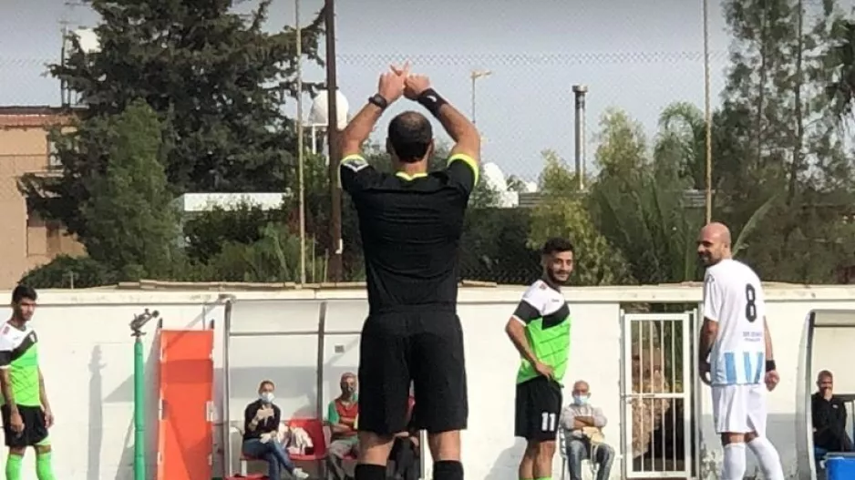 Έδειξε... VAR δυο φορές