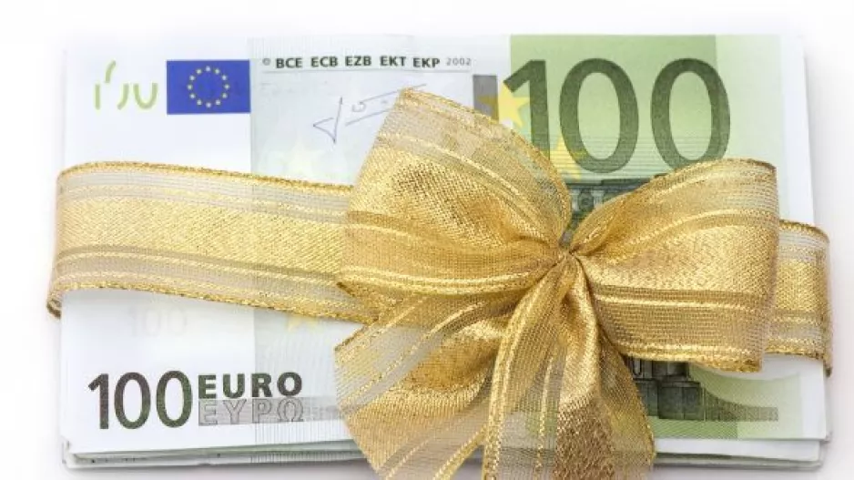 Έκτακτο Χριστουγεννιάτικο "δώρο" από την Κυβέρνηση/Ποιοι το δικαιούνται