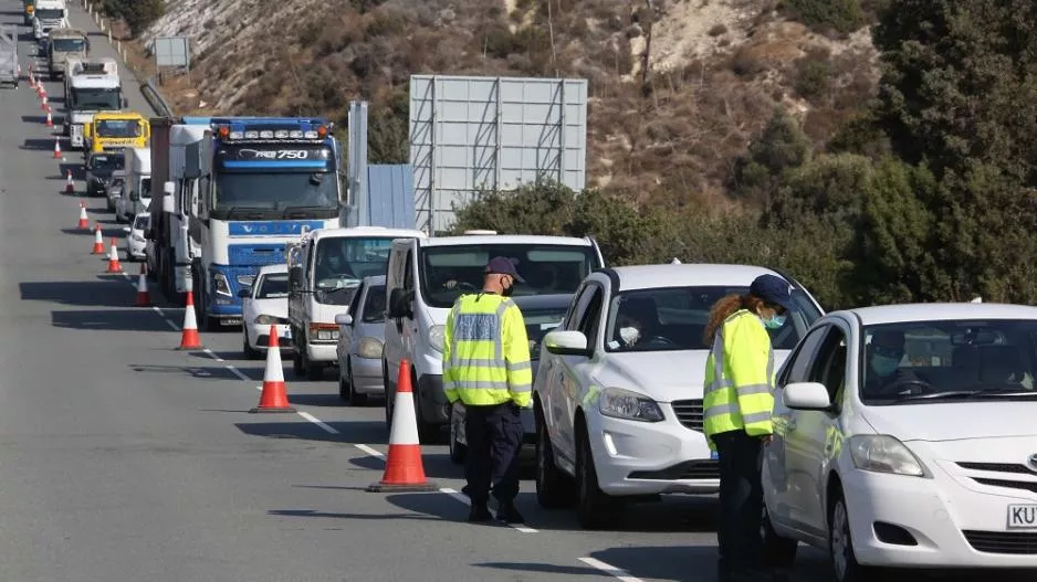 (Εξέλιξη) Δεν θα ελέγχονται αύριο τελικά τα τεστ στα μπλόκα