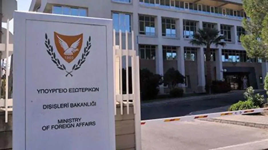 ΕΝΔΙΑΦΕΡΕΙ Κύπριους στην Ελλάδα