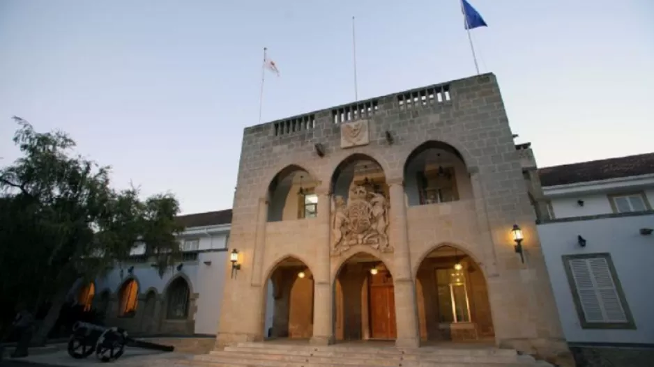 Στο Προεδρικό σήμερα η επιδημιολογική ομάδα/ Έρχονται νέα μέτρα