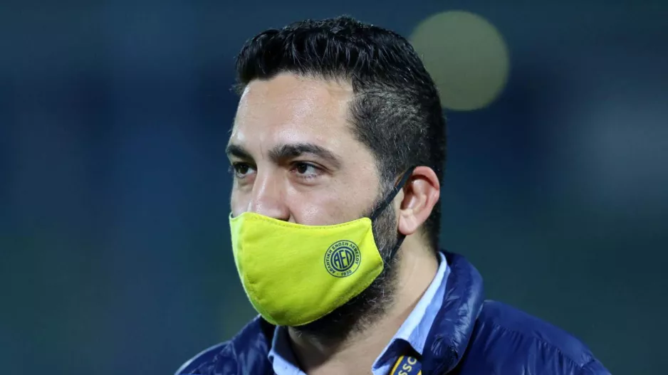 Θεόδωρος για... προσγείωση!