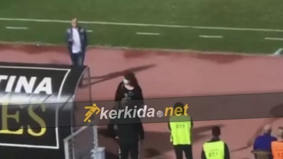 Έλεγχος για ΜΑΣΚΕΣ την ώρα του αγώνα και εκνευρισμός Τιμούρ (βίντεο)