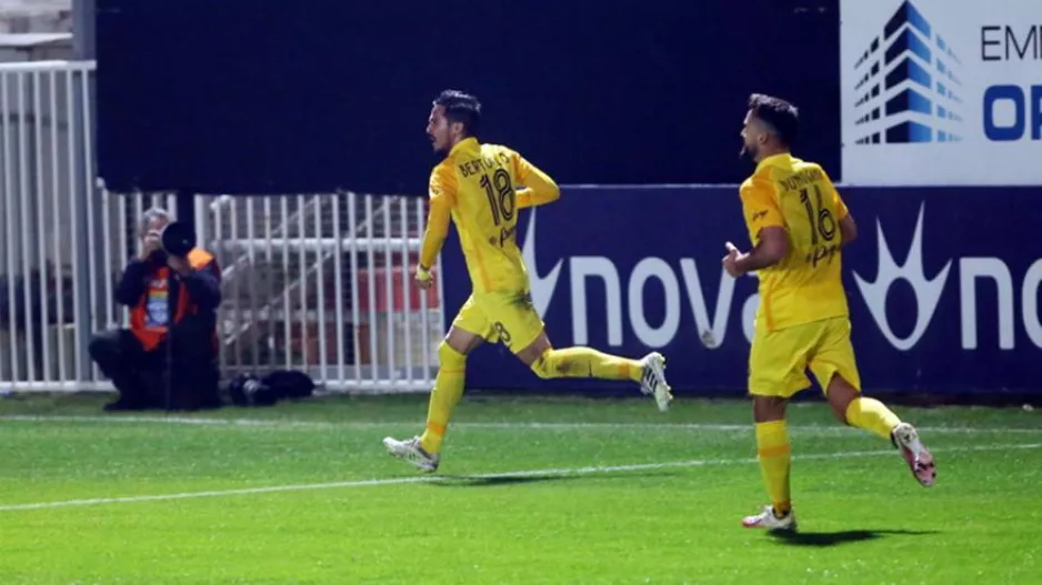Τριάρα με οn fire Μπερτόλιο! 