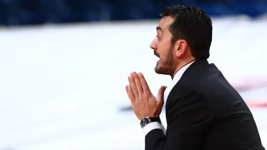 «Πετάξαμε ένα ημίχρονο, κάναμε δώρα»