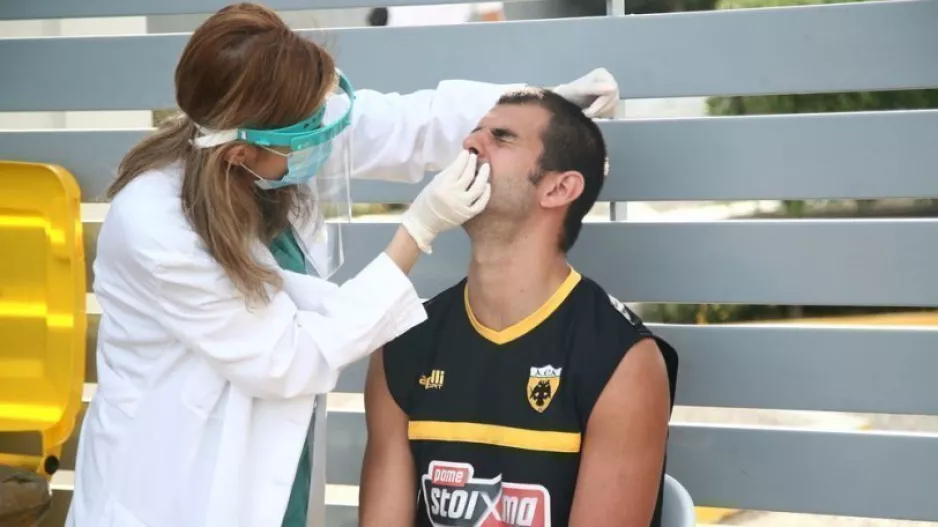 Αρνητικά τα τεστ κορωνοϊού