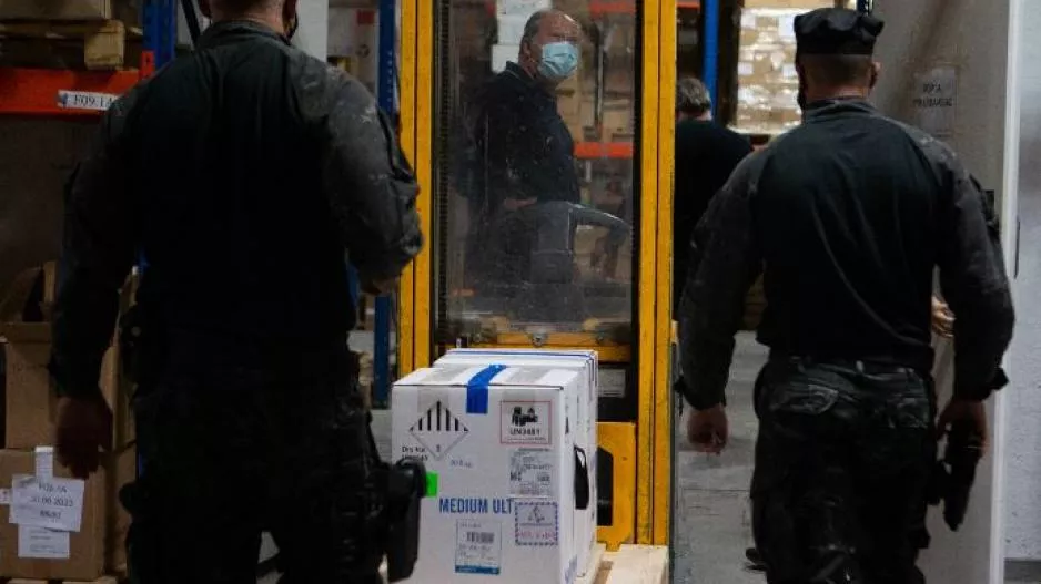Eμβόλια, όχι δολοφόνους