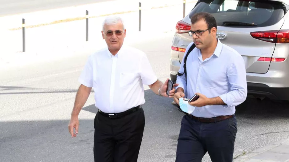 Παπαχαραλάμπους: "Αποσύρω την δήλωση μου, απολογούμαι"