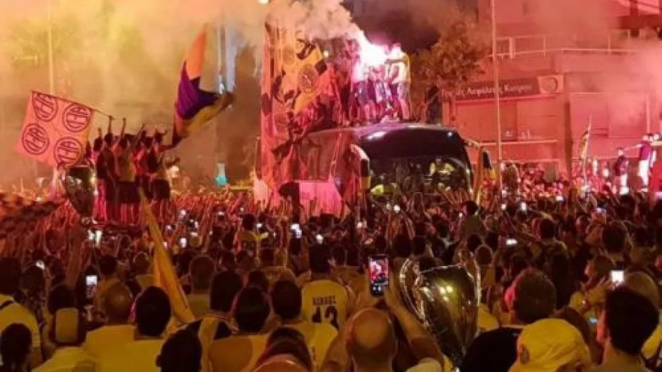 "Aν θέλετε να το ζήσετε, συνεχίστε έτσι"/Ανάρτηση... τίτλου