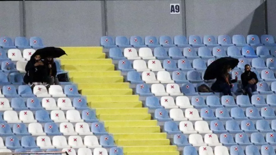 Βγήκαν... ομπρέλες