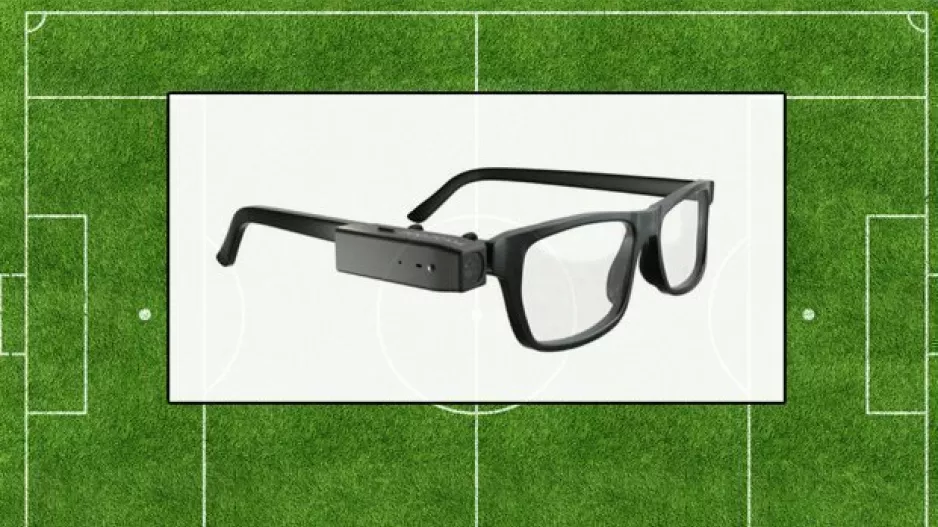 Φορούσε γυαλιά με κάμερα!! (Έγινε σε γήπεδο στην Κύπρο)