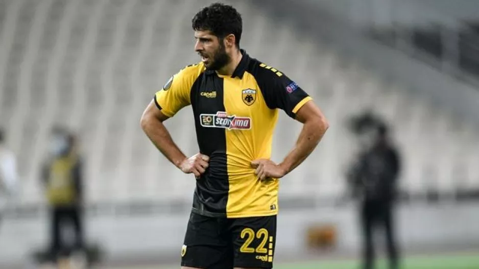 ΑΕΚ: Ο χαμηλός βαθμός των πλάγιων μπακ
