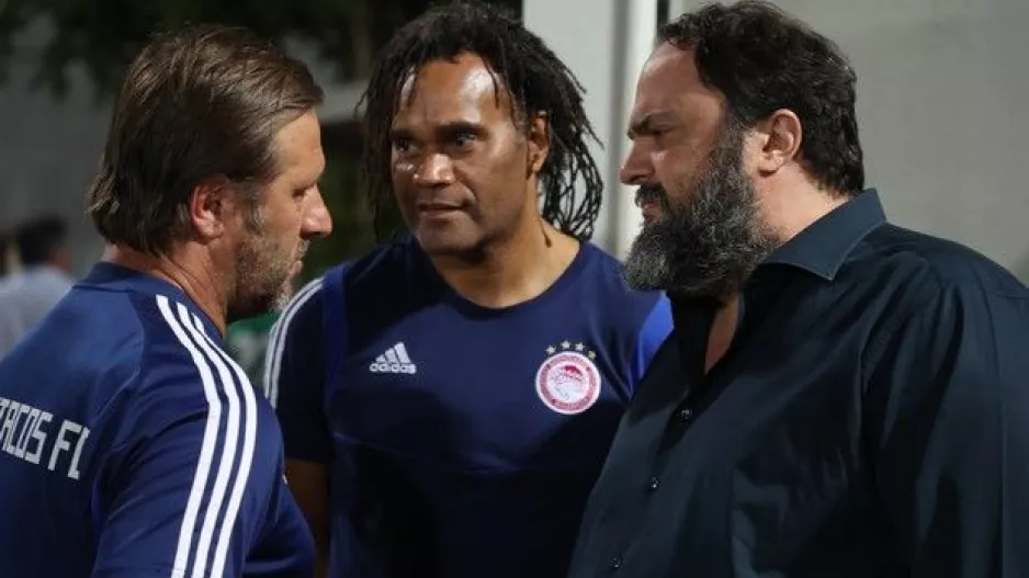 Ο Μαρτίνς αποφασίζει για μπακ και φορ