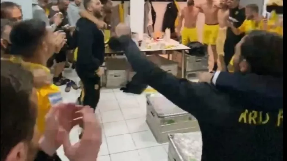 «Λα, λα λα, δεν είμαι καλά»