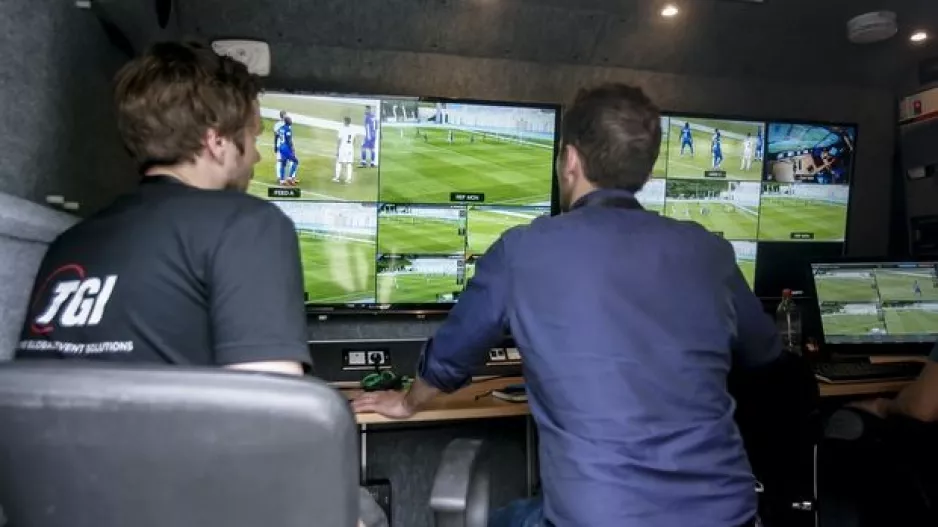 VAR!