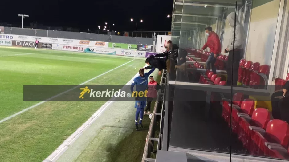Πανηγύρισε με όσους ήταν εκτός αποστολής (φώτος)