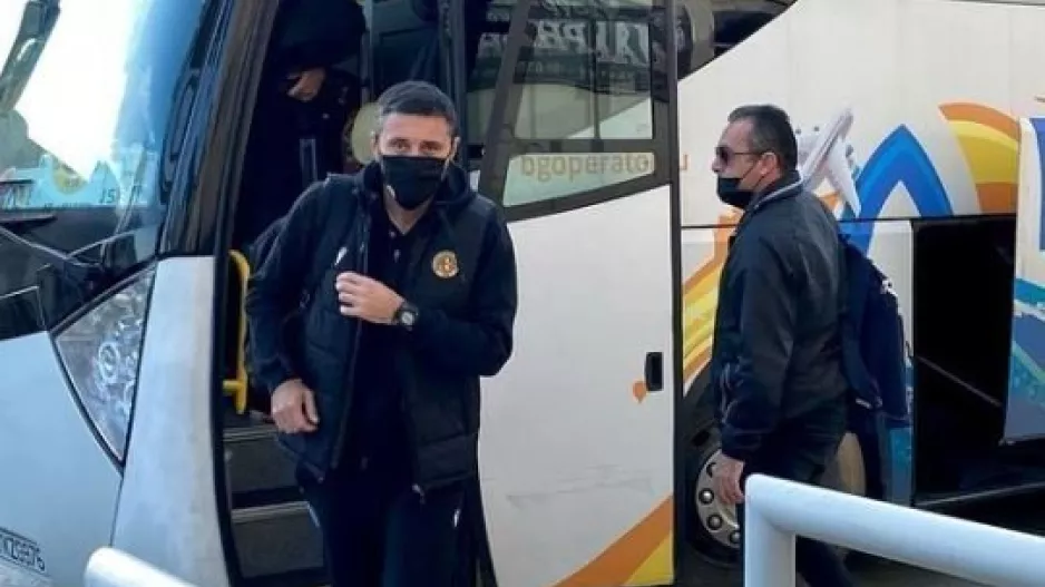 Στη... βαλίτσα/ΑΕΛ